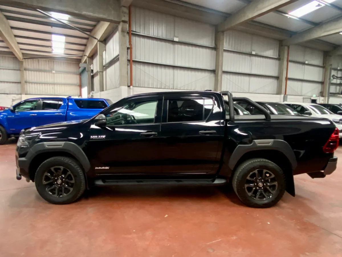 2023  Toyota Hilux 2.8 Invincible X - Image 4