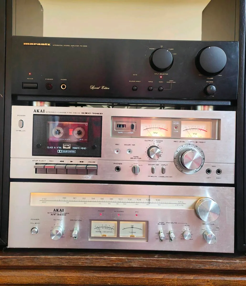 Marantz, Akai, B&W - Image 2