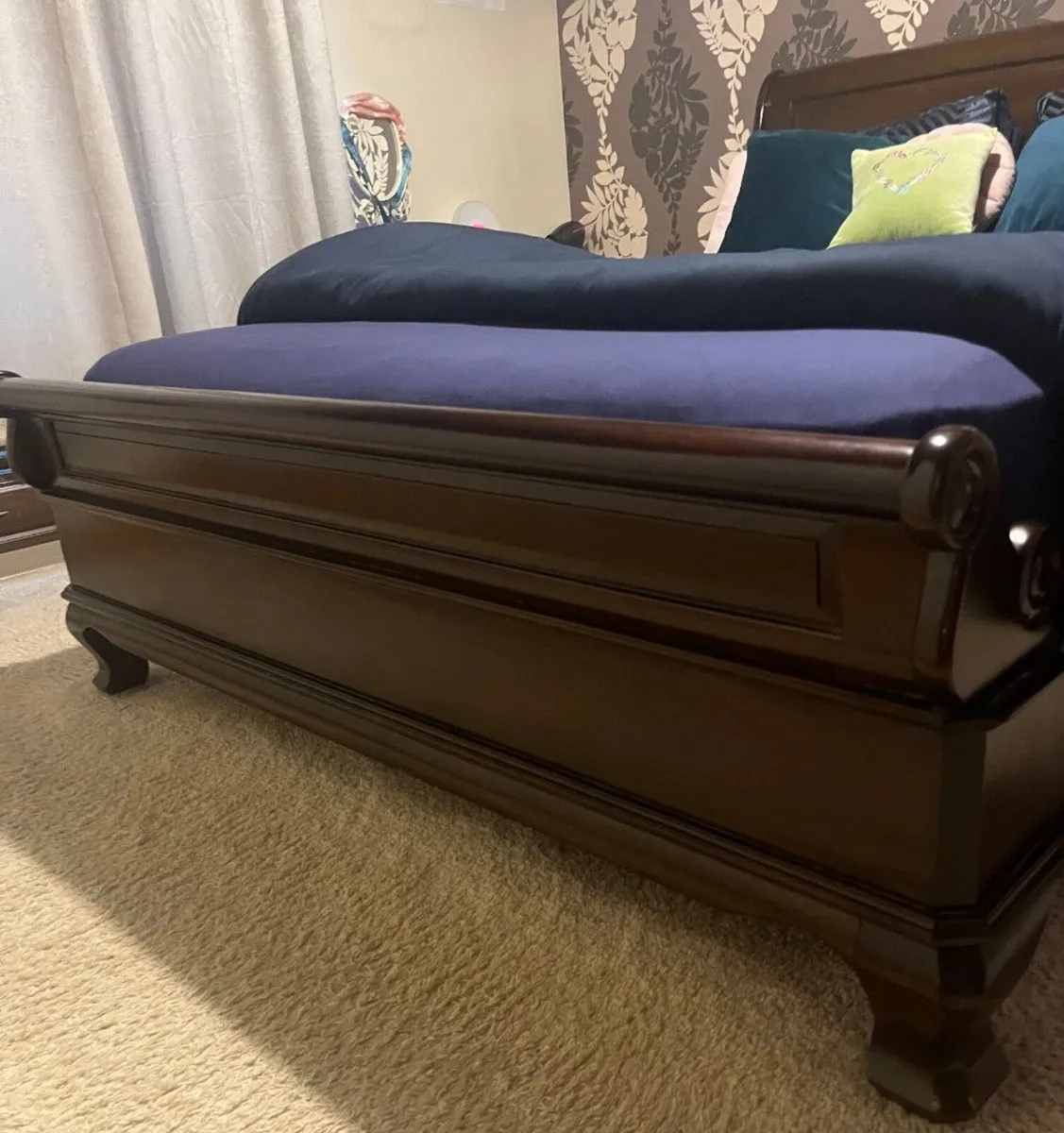 King size bed - Image 4