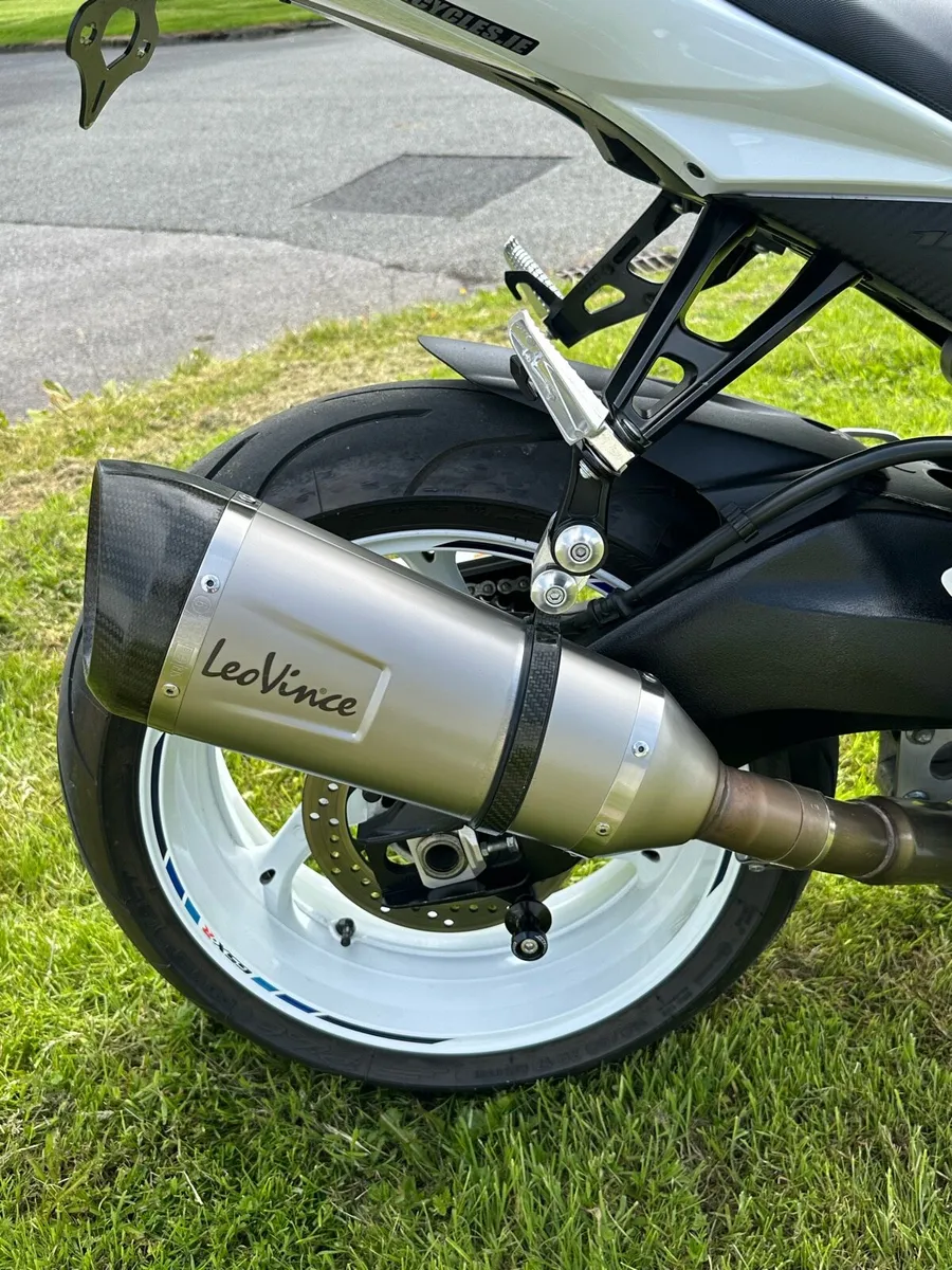 Gsxr 1000 (one million limited edition) - Image 4