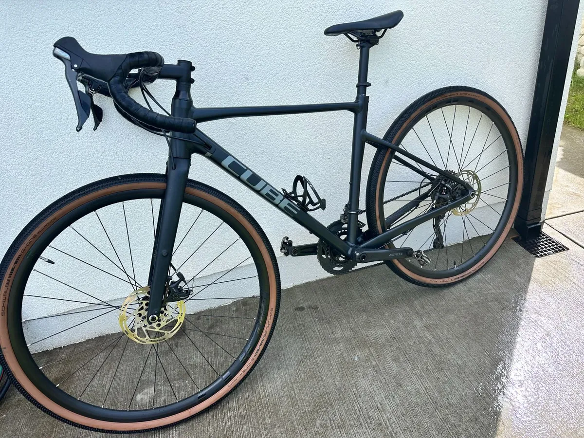 Cube Nuroad Pro Gravel Bike - Metalblack/Gr - Image 1