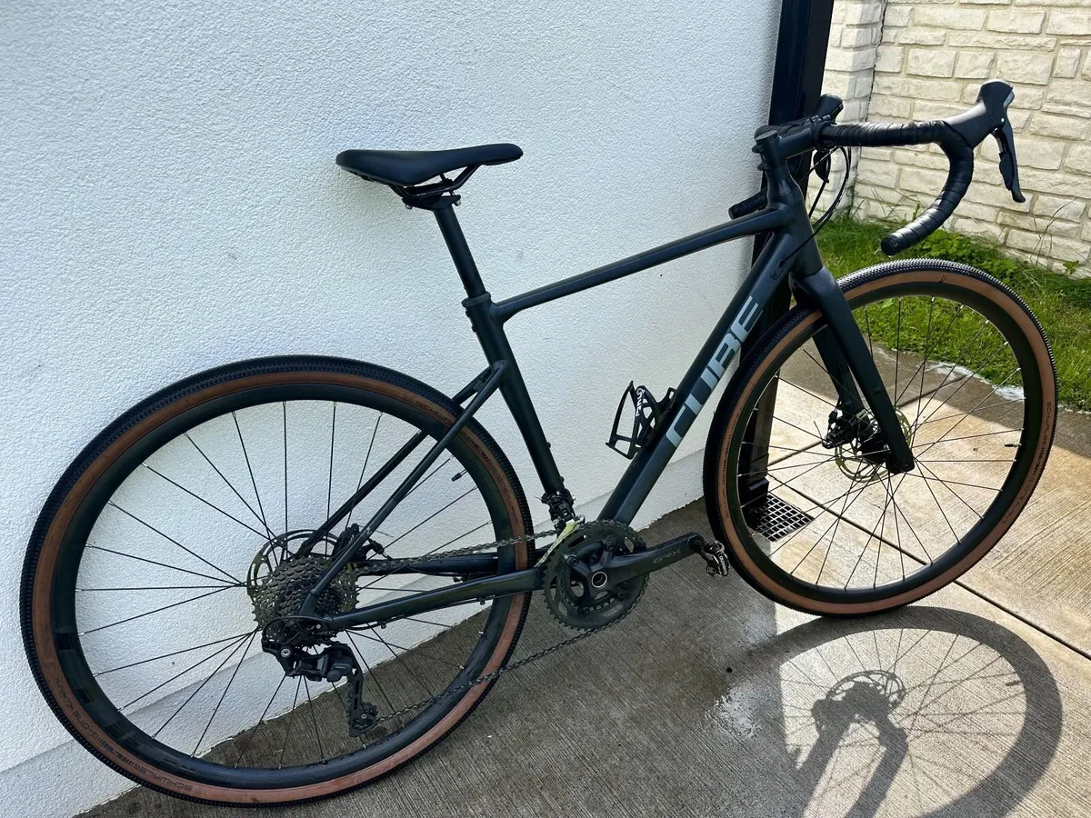 Cube Nuroad Pro Gravel Bike - Metalblack/Gr - Image 2