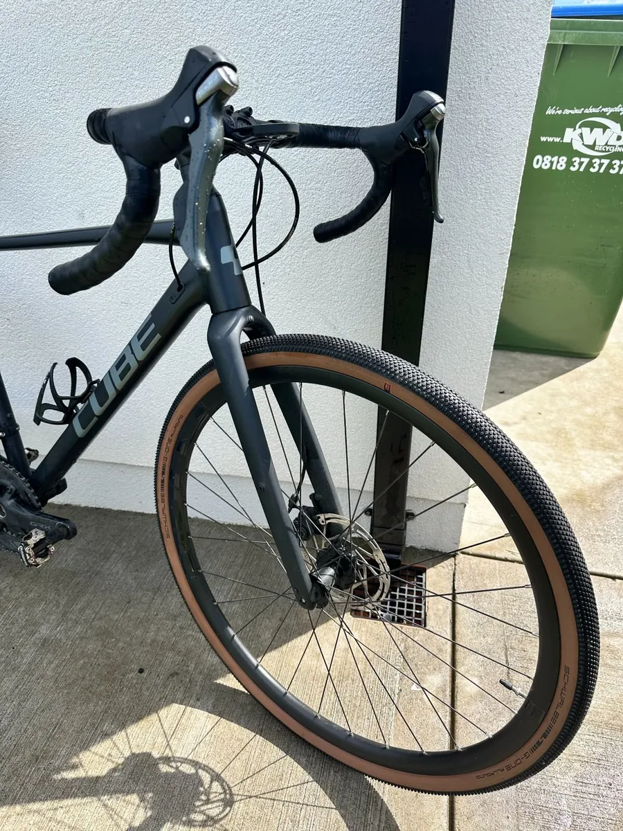 Cube Nuroad Pro Gravel Bike - Metalblack/Gr - Image 4