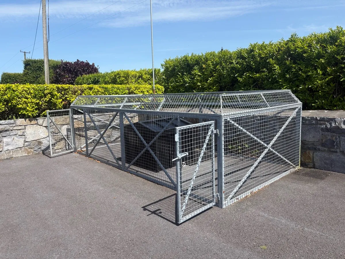 Pet Enclosure - Image 1