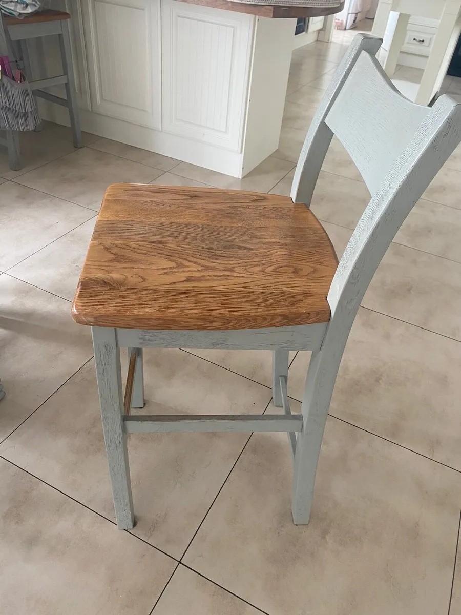 Dining Table and Chairs - Image 3