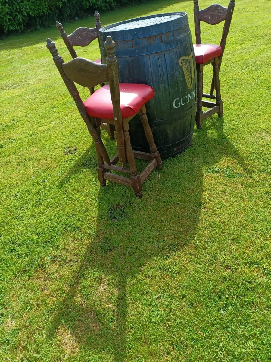 Guinness barrel and barstools - Image 3
