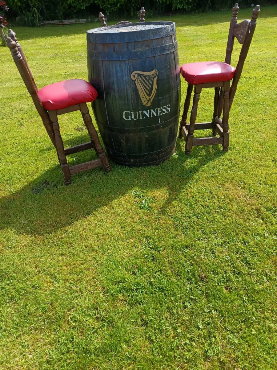 Guinness barrel and barstools - Image 4