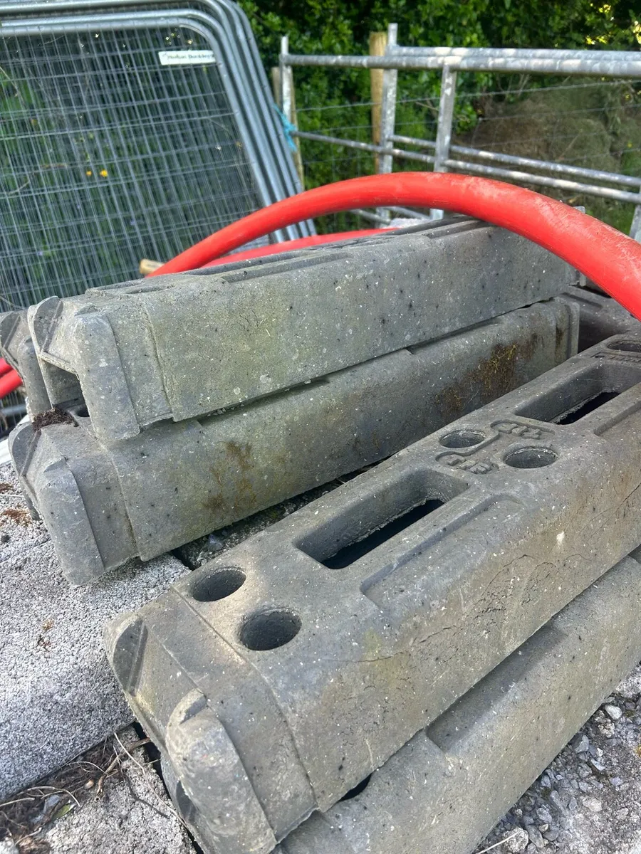 Builders fencing. - Image 1