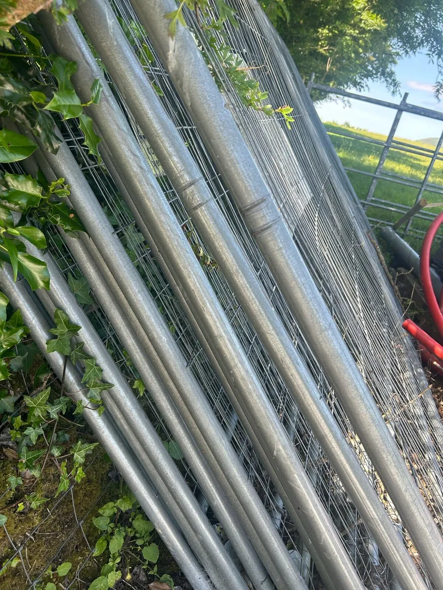 Builders fencing. - Image 2