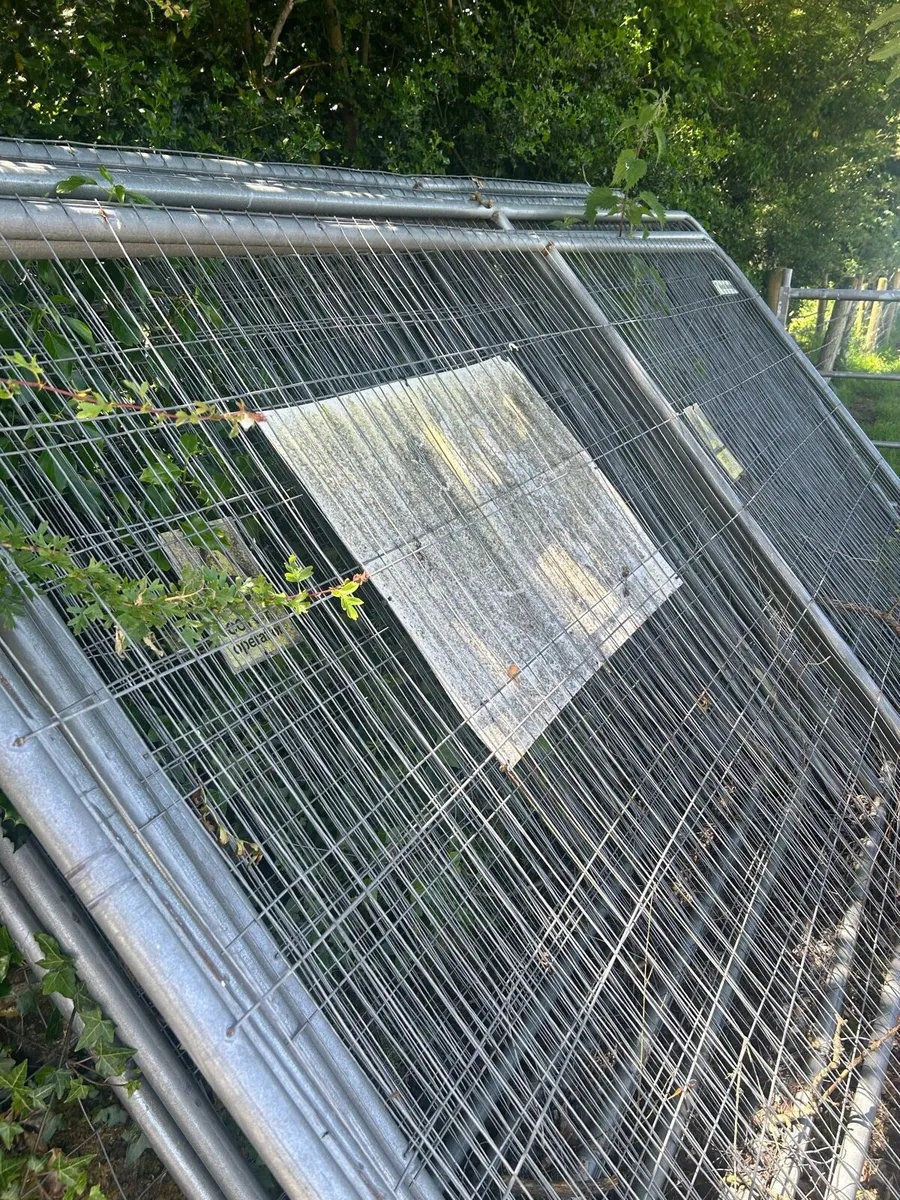 Builders fencing. - Image 3