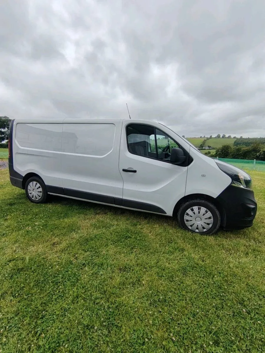 Vauxhall Vivaro - Image 2
