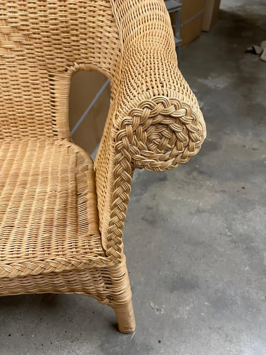 Cane love seat with coffee table - Image 2