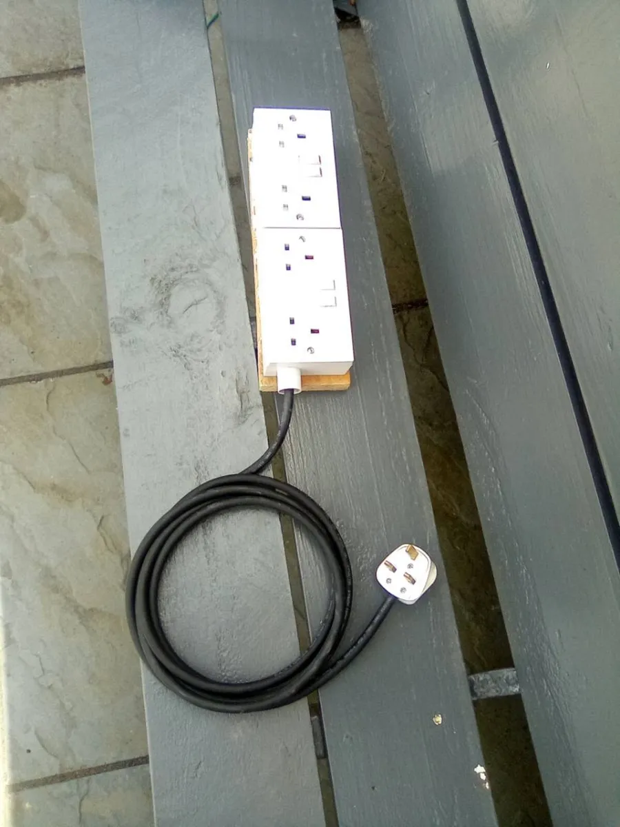 3. METRE. LEAD.  WITH. 2. TWIN.  SOCKETS. - Image 2