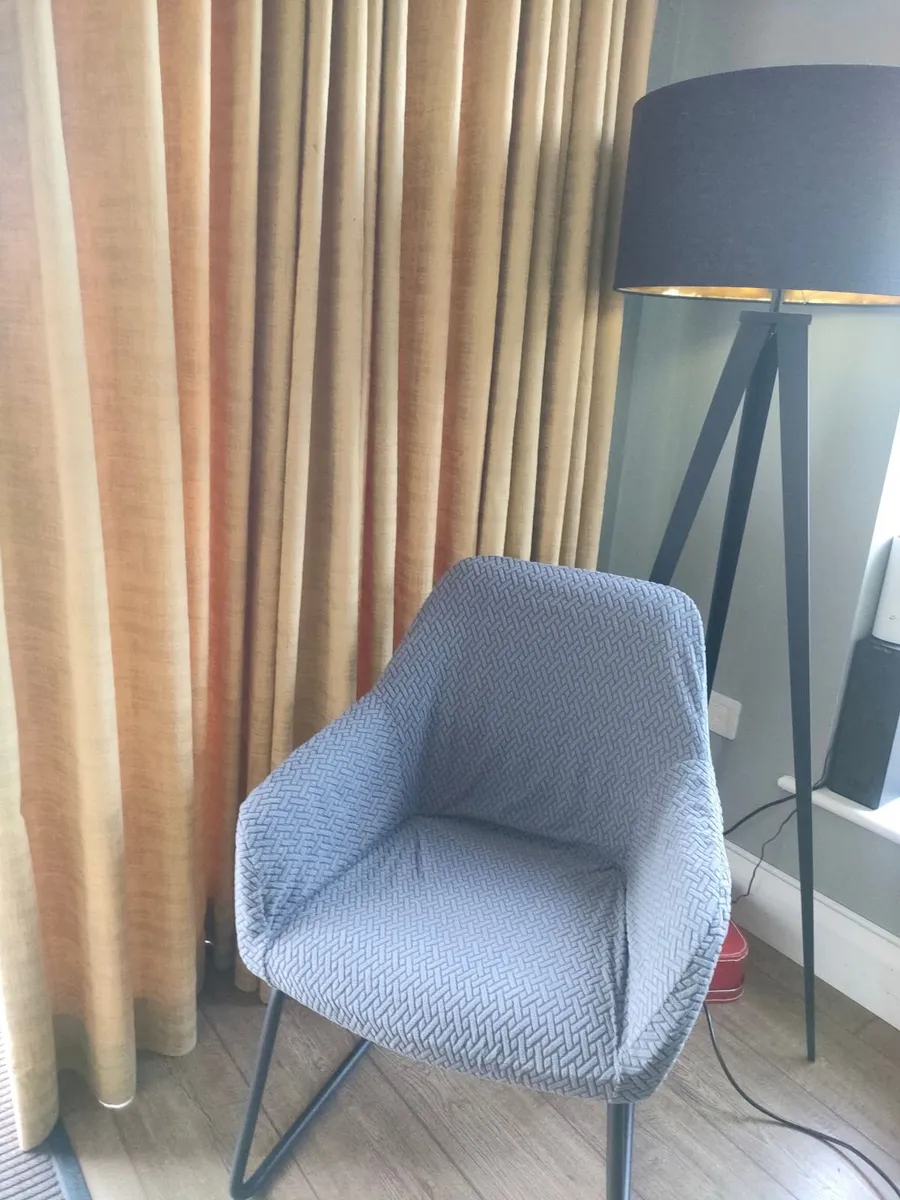 Dining Chairs and High Stools - Image 4