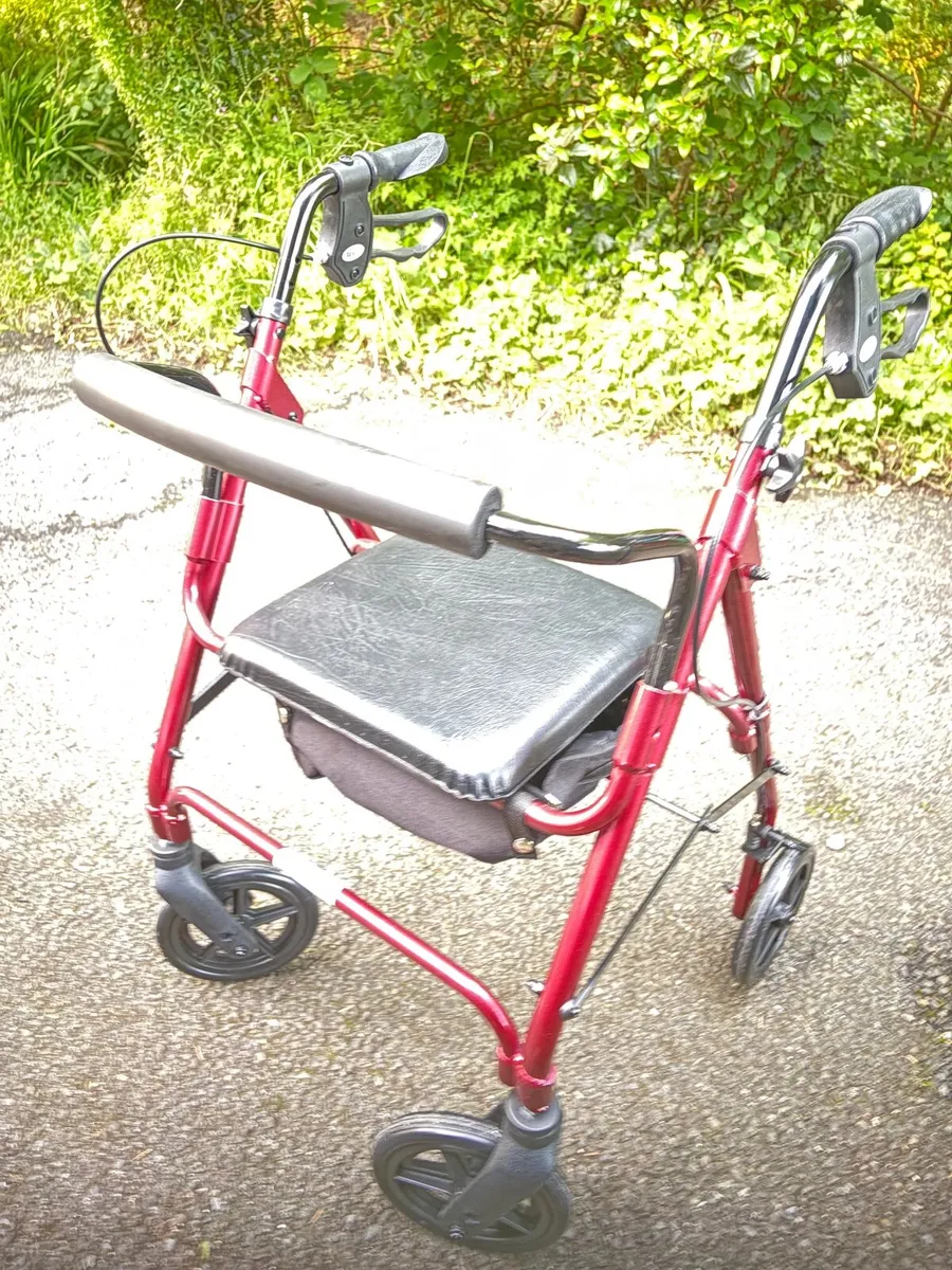 Mobility walker never used €40 - Image 2