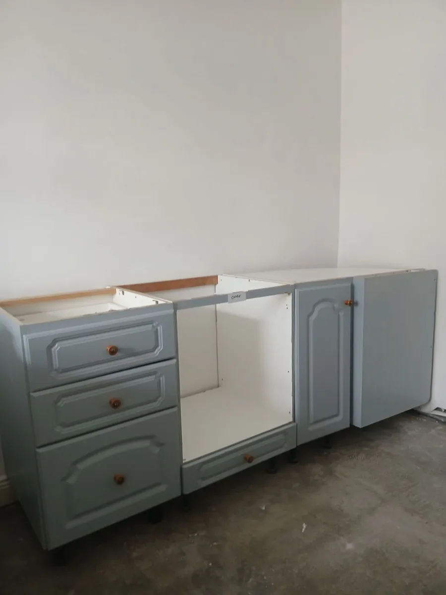 Kitchen and worktop or sale - Image 1