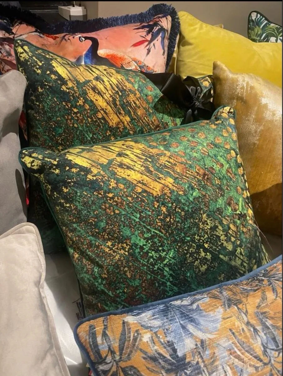 Cushions clearance from designer D12 brand new - Image 4