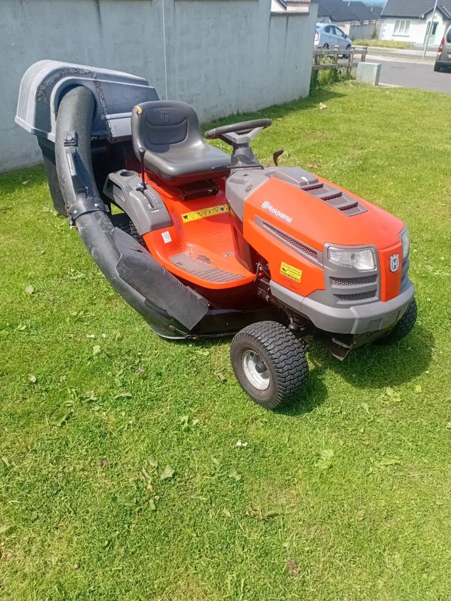 Ride on lawnmower - Image 2