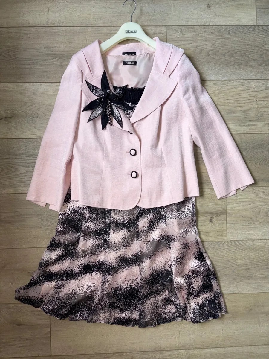 Mother of the bride/ groom outfit - Image 1