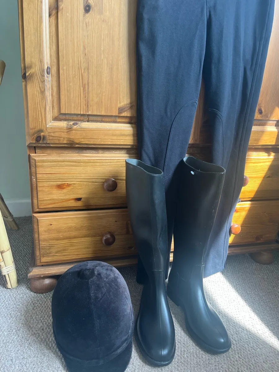 Adult  Women's Horse Riding Gear €75 for set. - Image 2