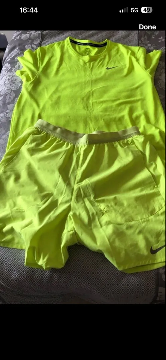 Mens Nike set size M €20 - Image 1