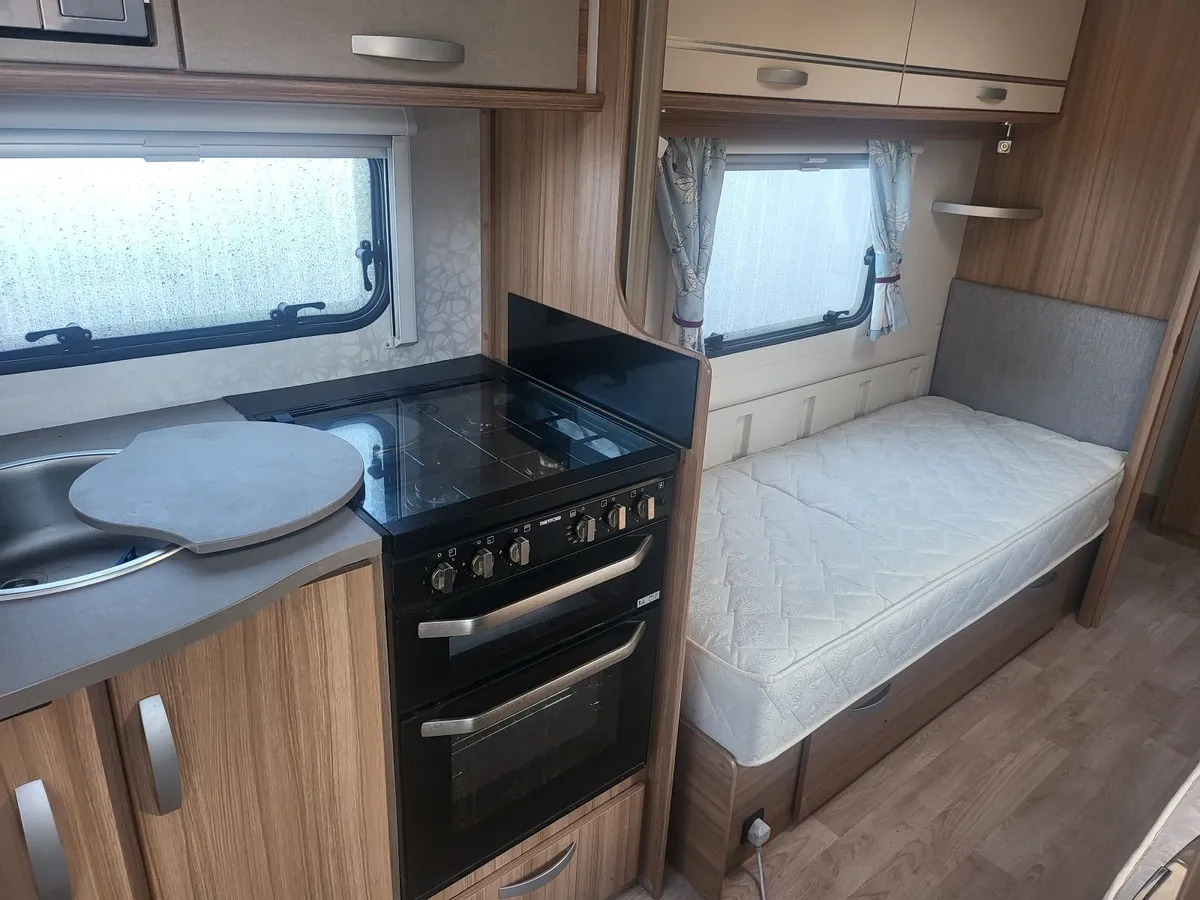 FABULOUS 2019 CARAVAN READY TO USE TODAY - Image 4