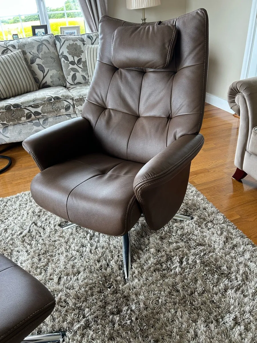 Recliner leather chair - Image 1