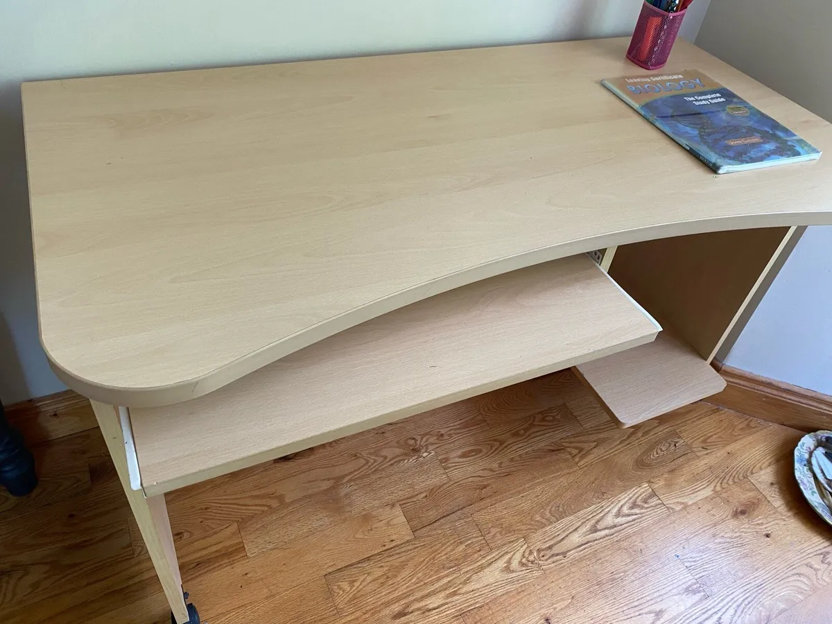 Desk - Image 4