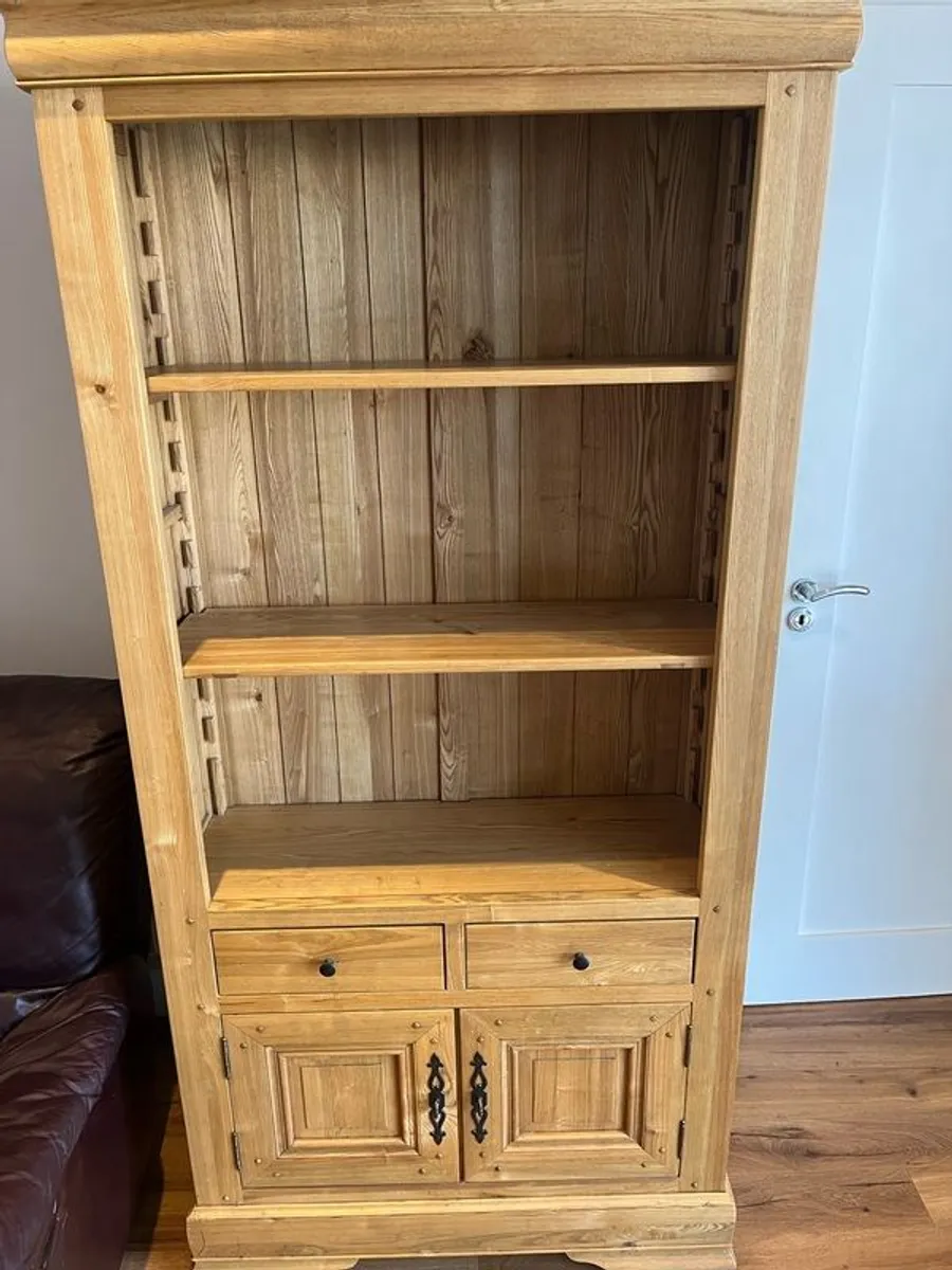 Oak bookcase - Image 1