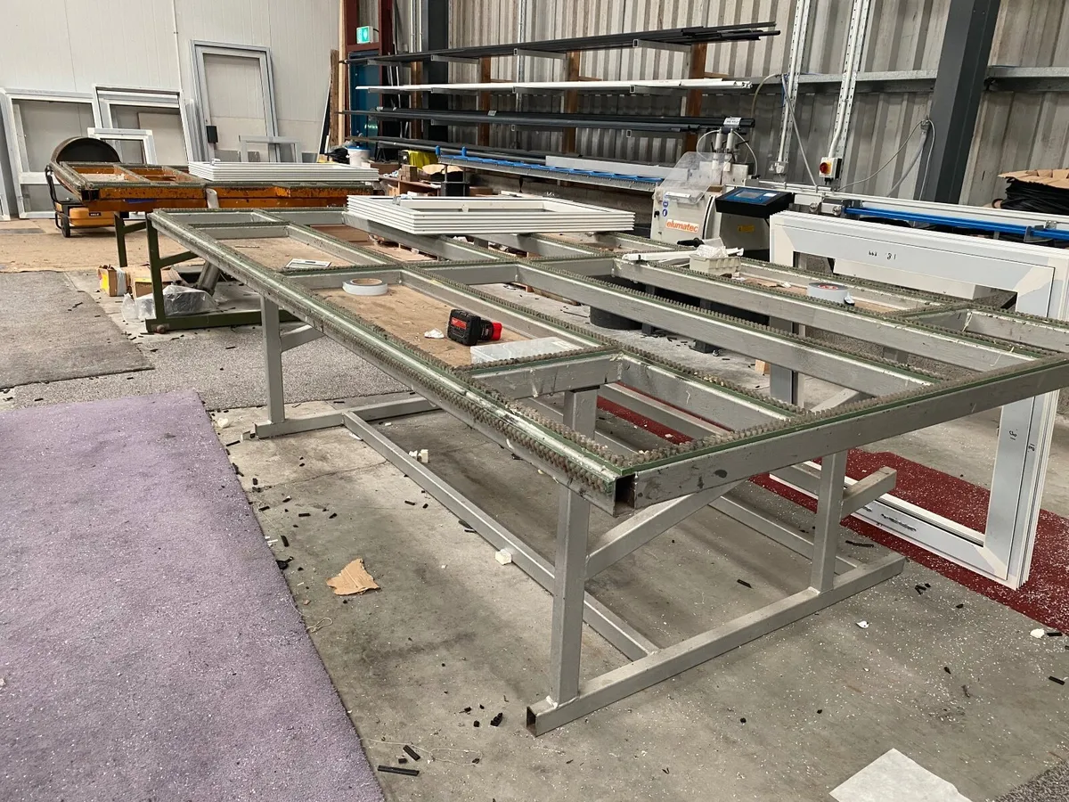 Fabrication benches - Image 1