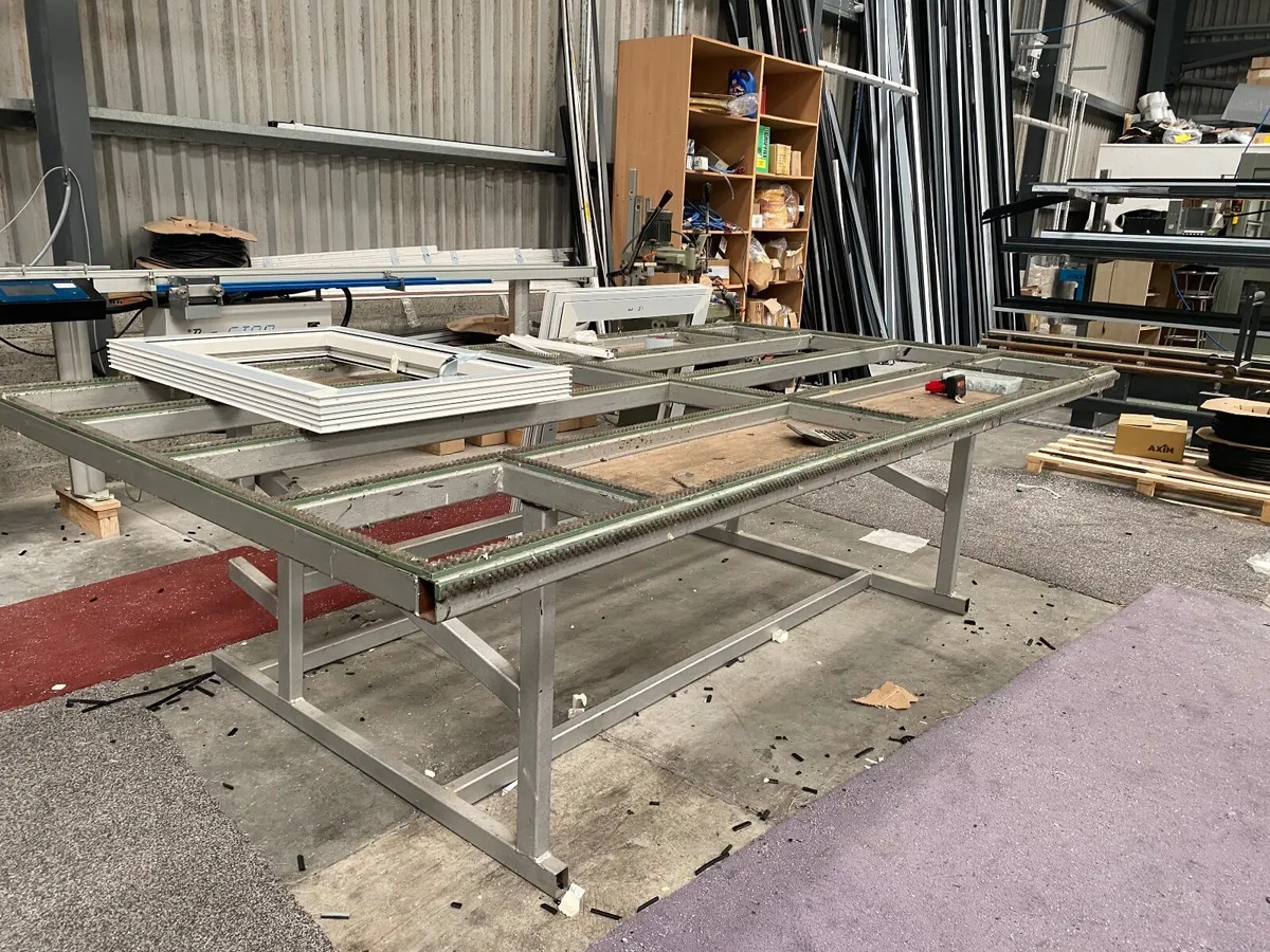 Fabrication benches - Image 2