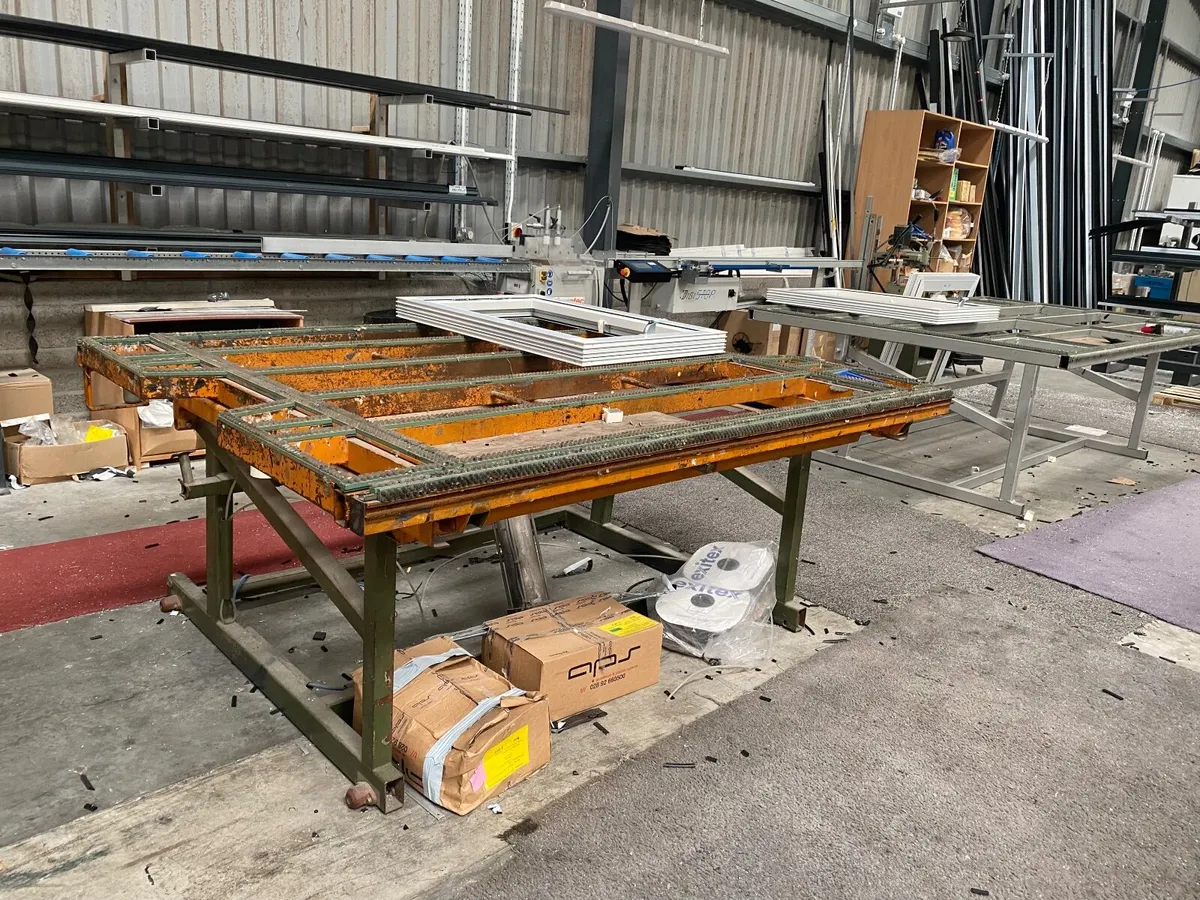 Fabrication benches - Image 3