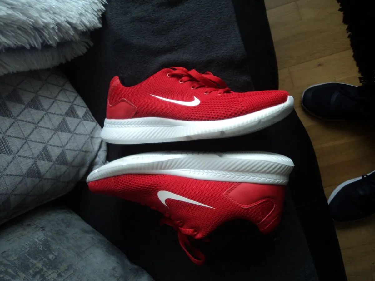 Ladies New Nike runners - Image 2