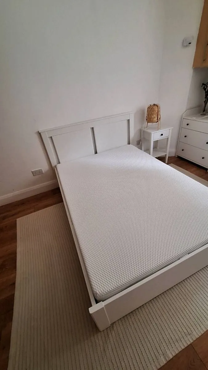 Double bed +mattress - Image 4