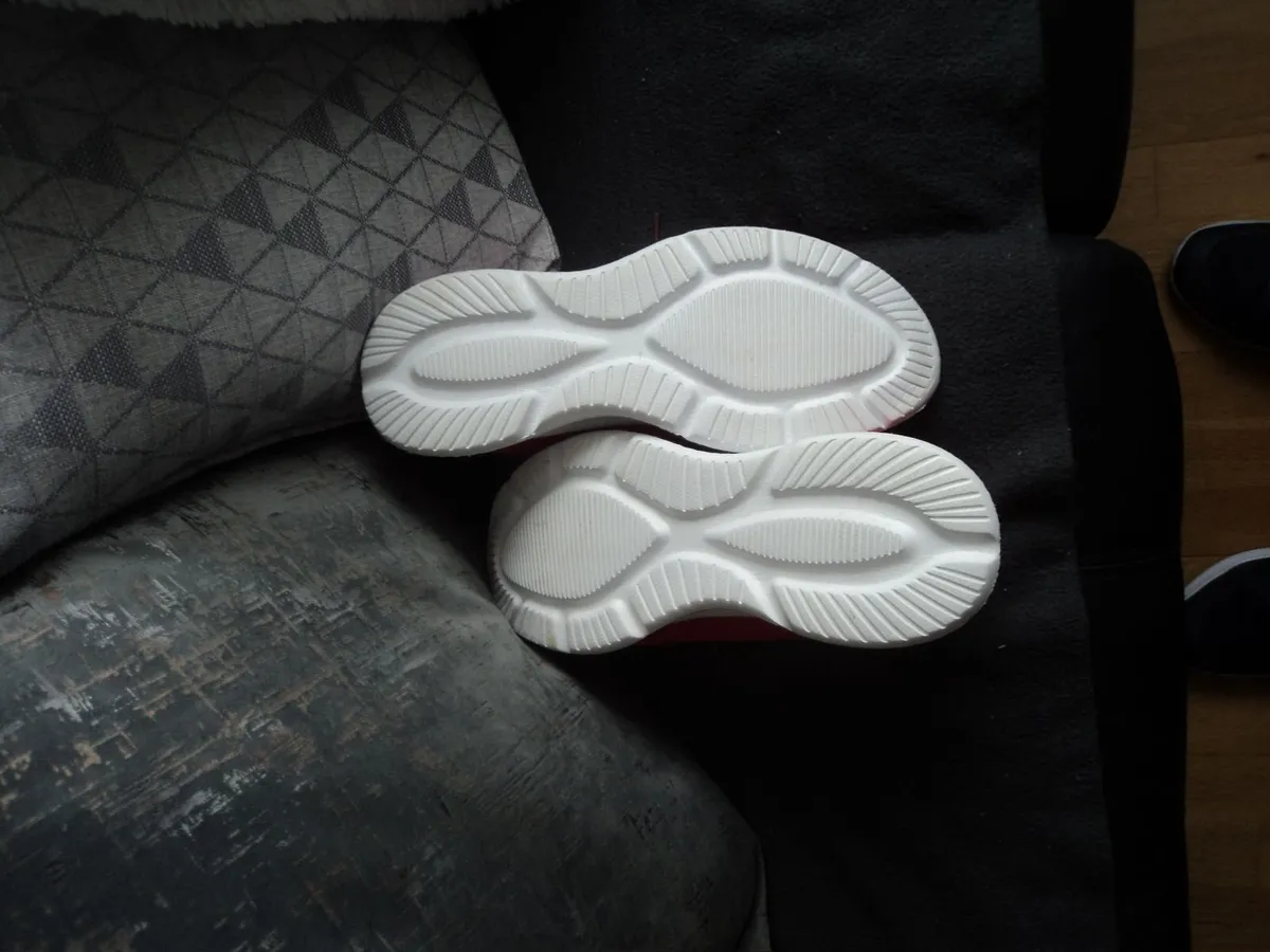 Ladies New Nike runners - Image 3
