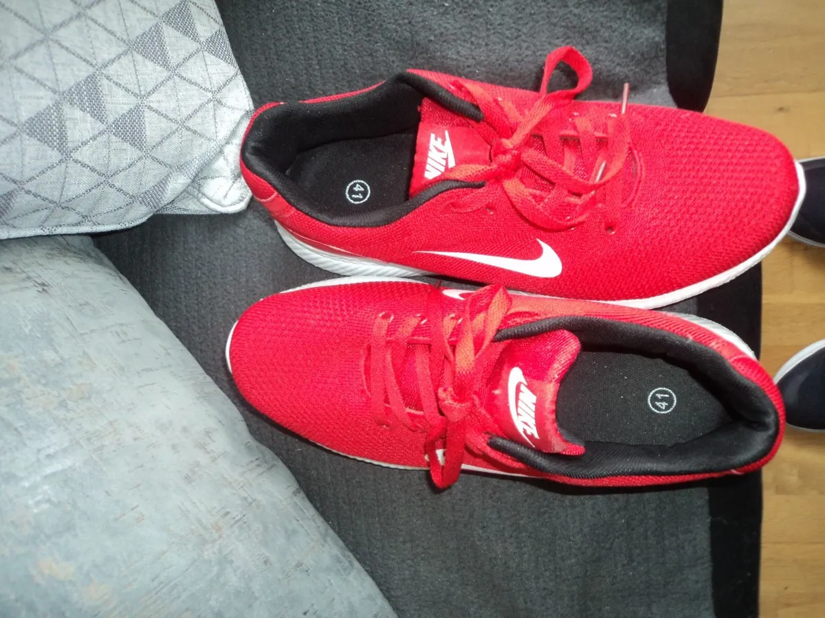 Ladies New Nike runners - Image 4