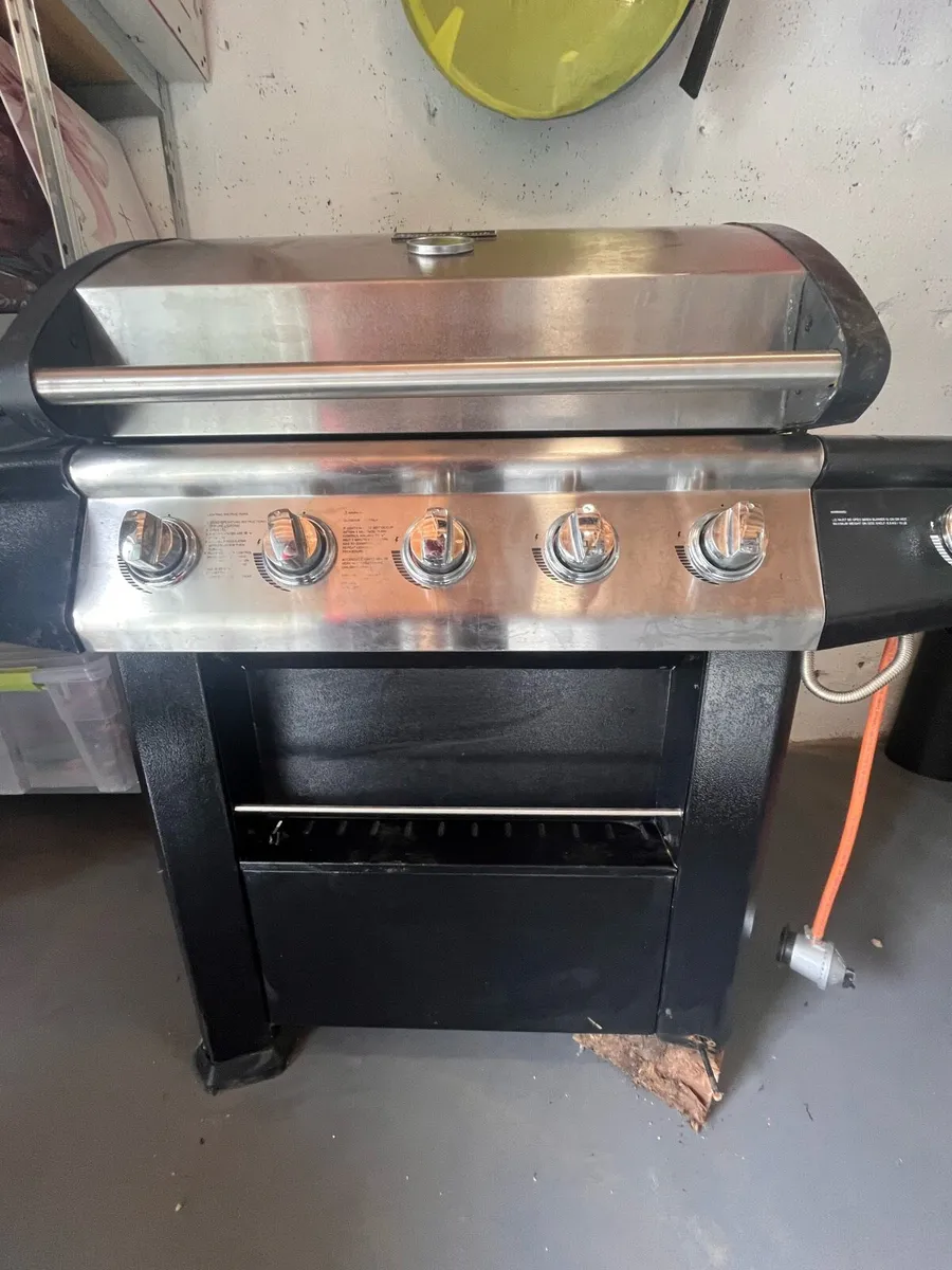 4 Burner BBQ - Image 2