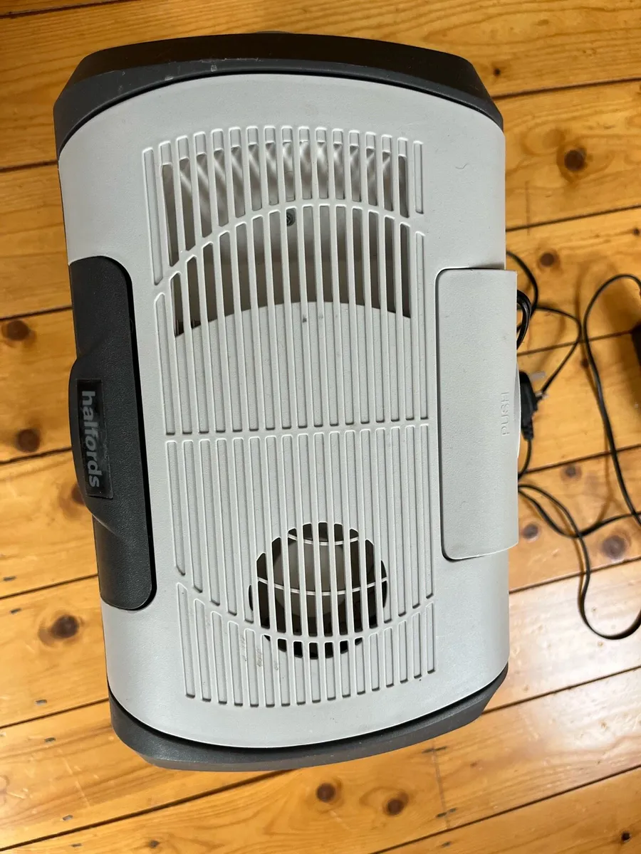 Halfords Electric Coolbox / Portable Fridge - Image 3