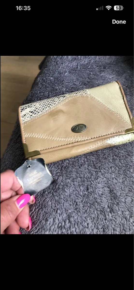Ladies leather purse €10 - Image 1