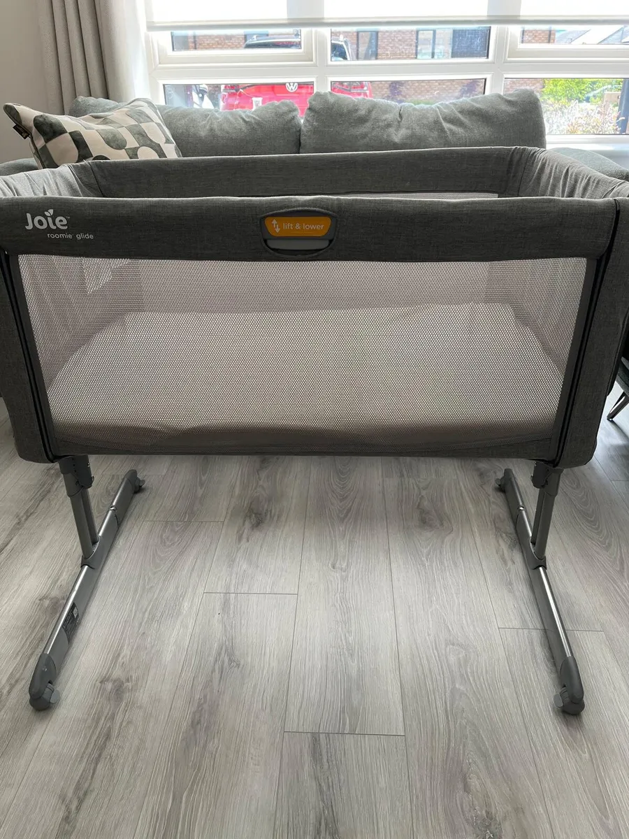 Newborn bedside cot - Image 1