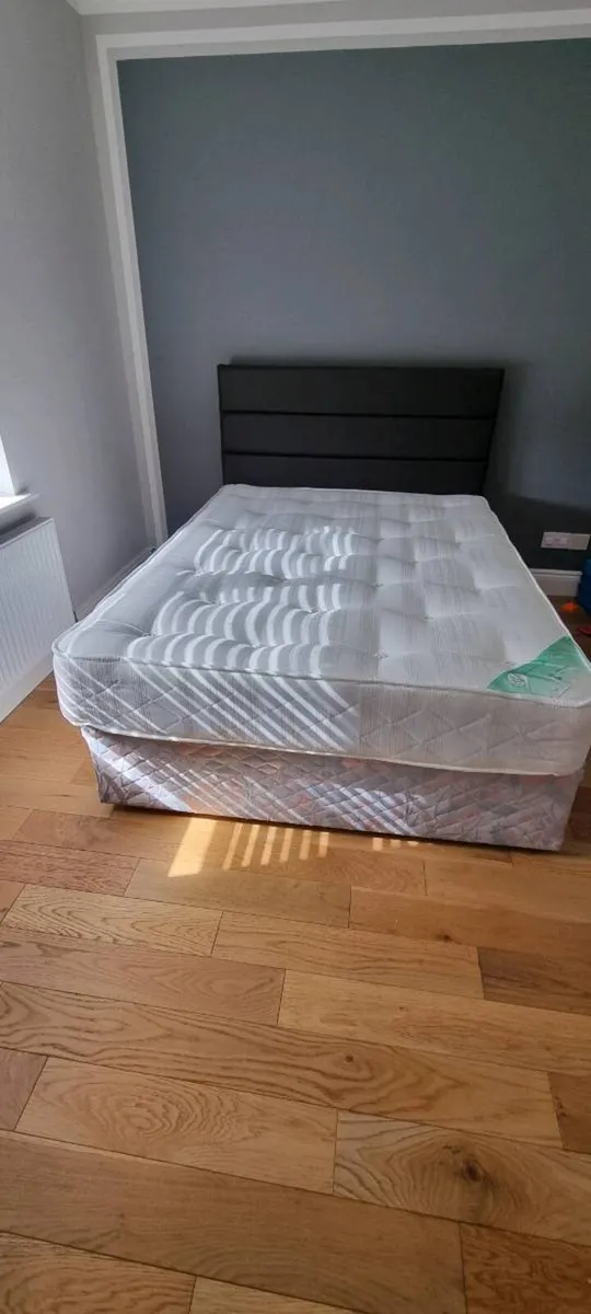Double bed - Image 2