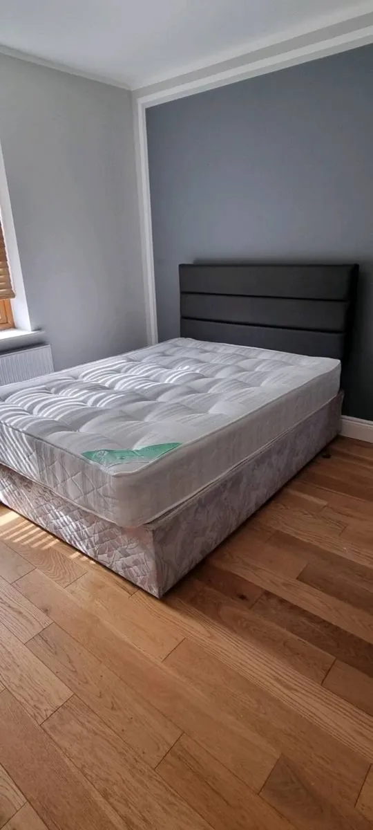 Double bed - Image 1