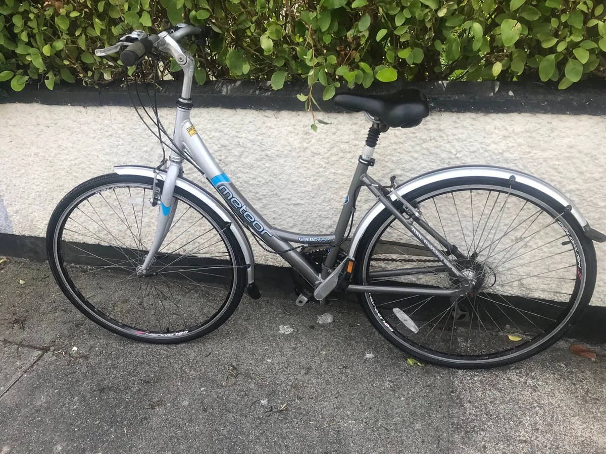 Hybrid bike for sale - Image 1