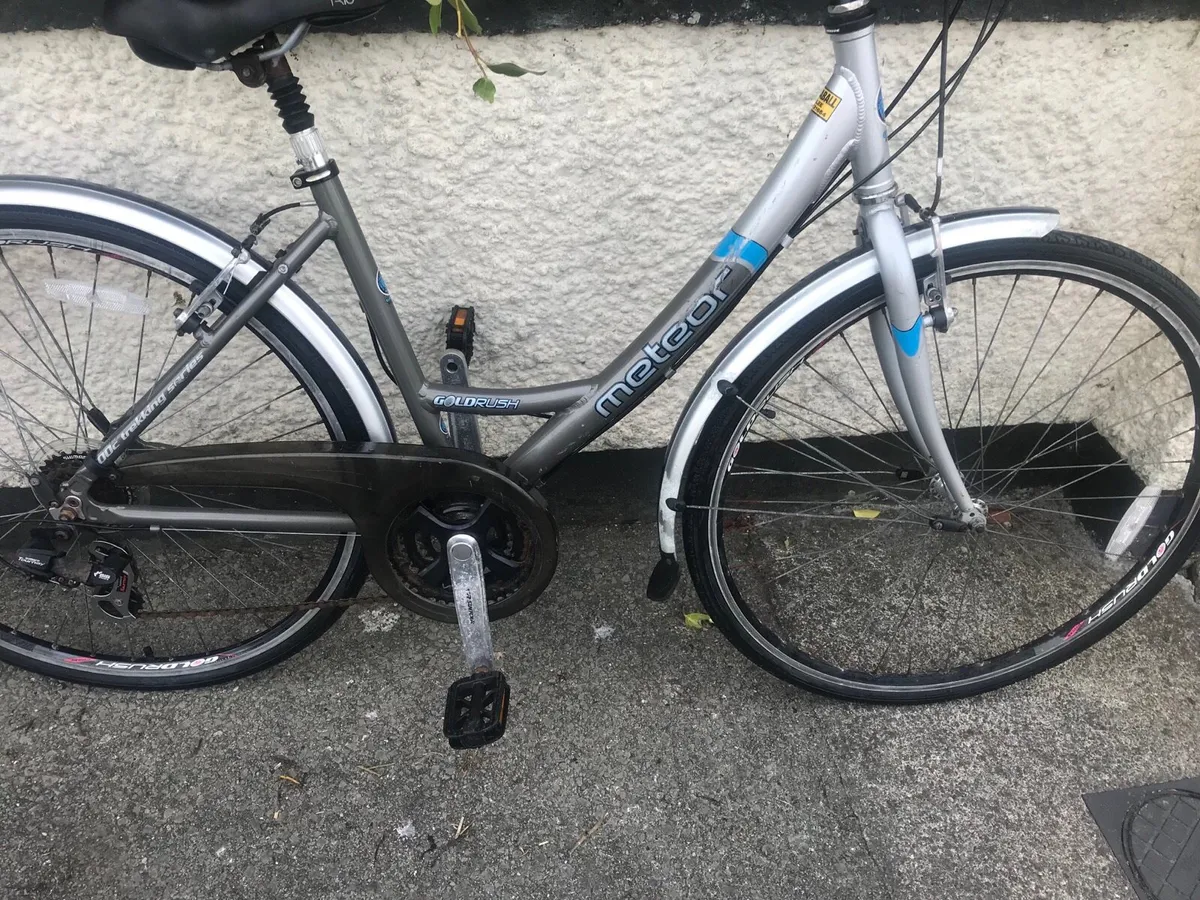 Hybrid bike for sale - Image 2