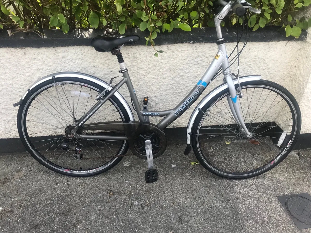 Hybrid bike for sale - Image 3