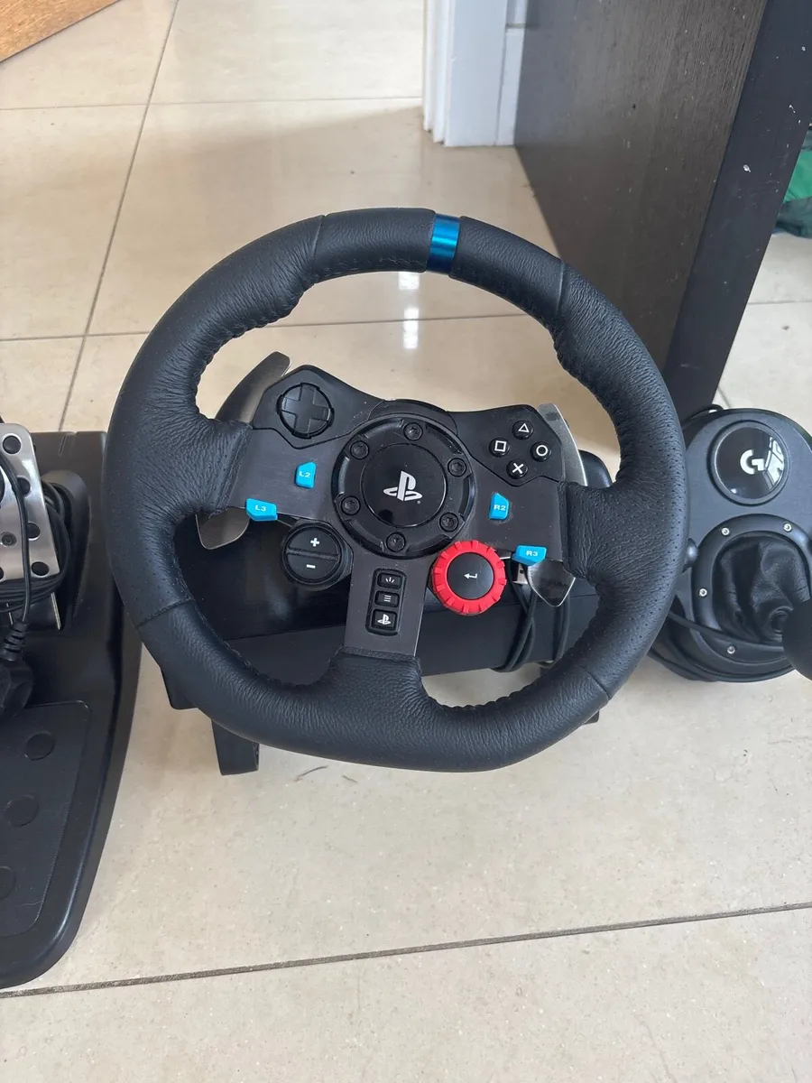Logitech g29 (steering wheel, gearstick, pedals) - Image 3