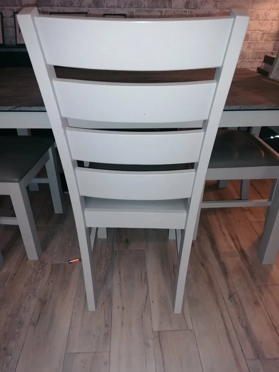 Dining table and chairs - Image 3