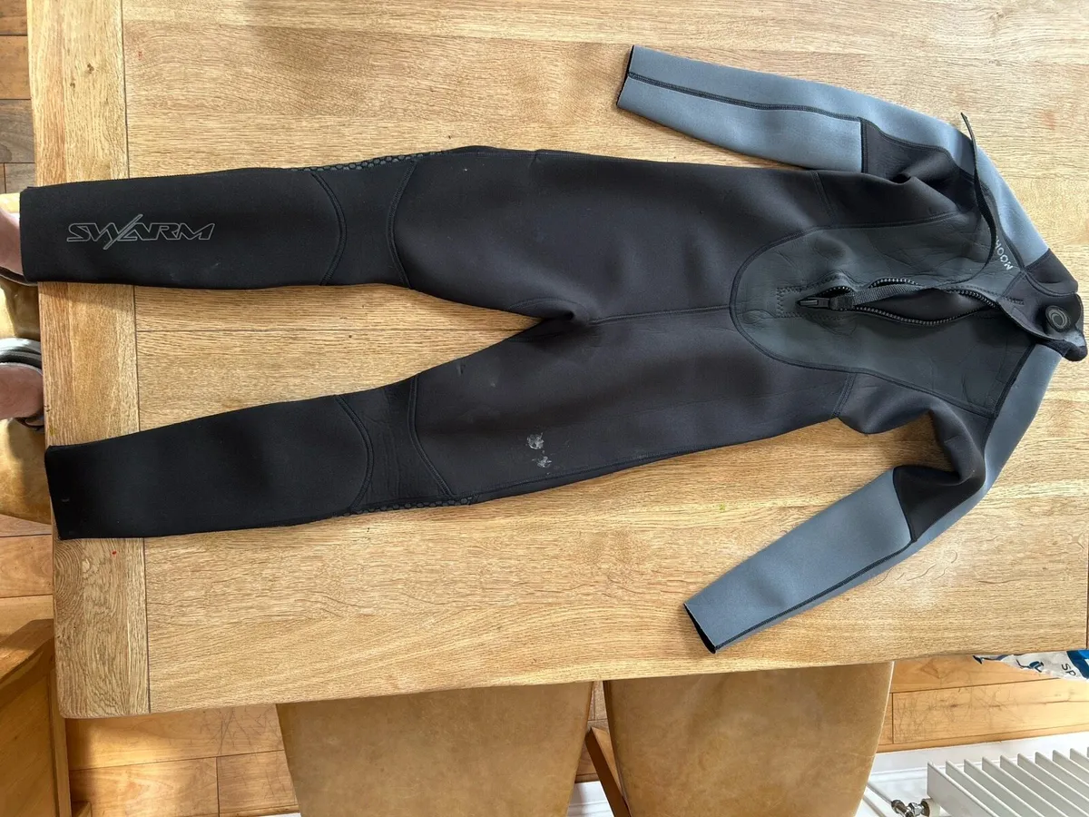 Kids Wetsuit- TYPHOON SWARM (size 10) - Image 3