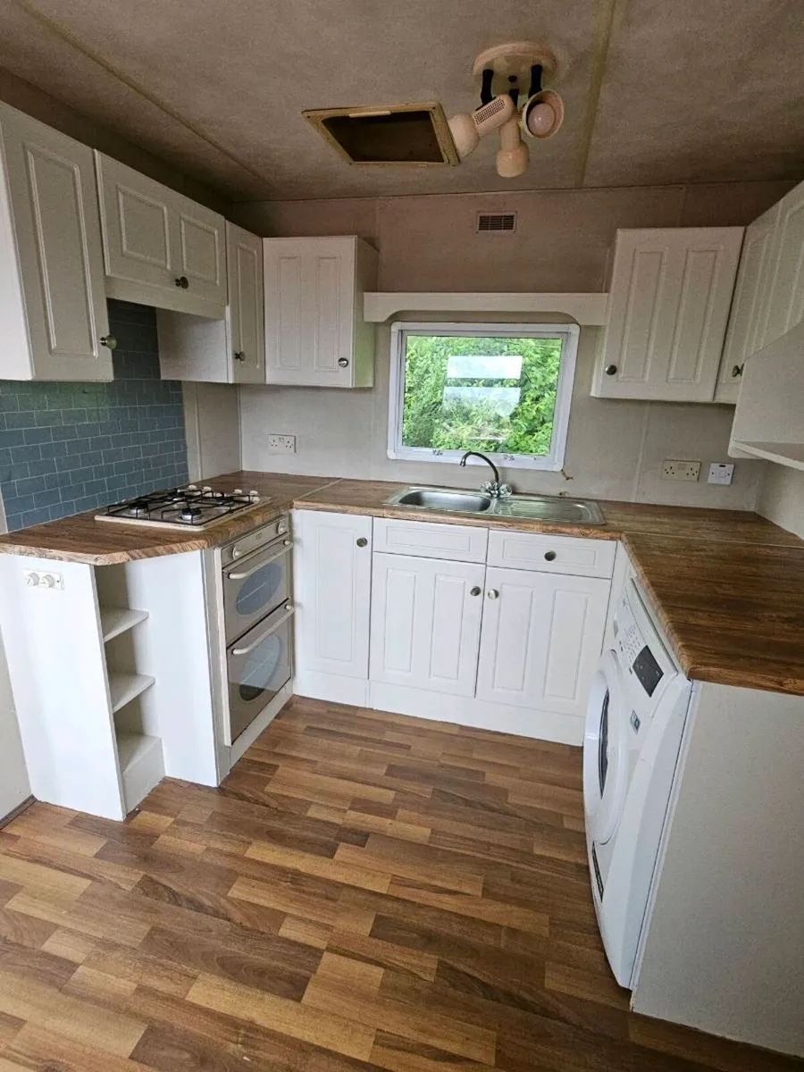 Mobile Home for sale 35ft x 12ft - Image 2
