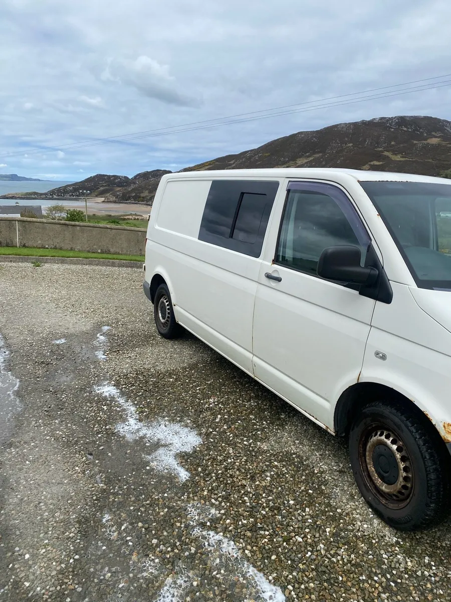 VW Transporter 1.9 - Image 2